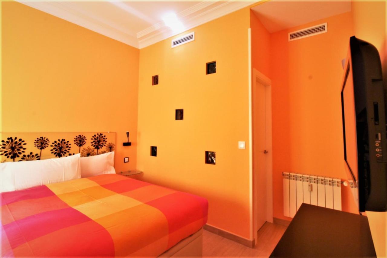 Hostal Arco Iris Madrid Exterior photo