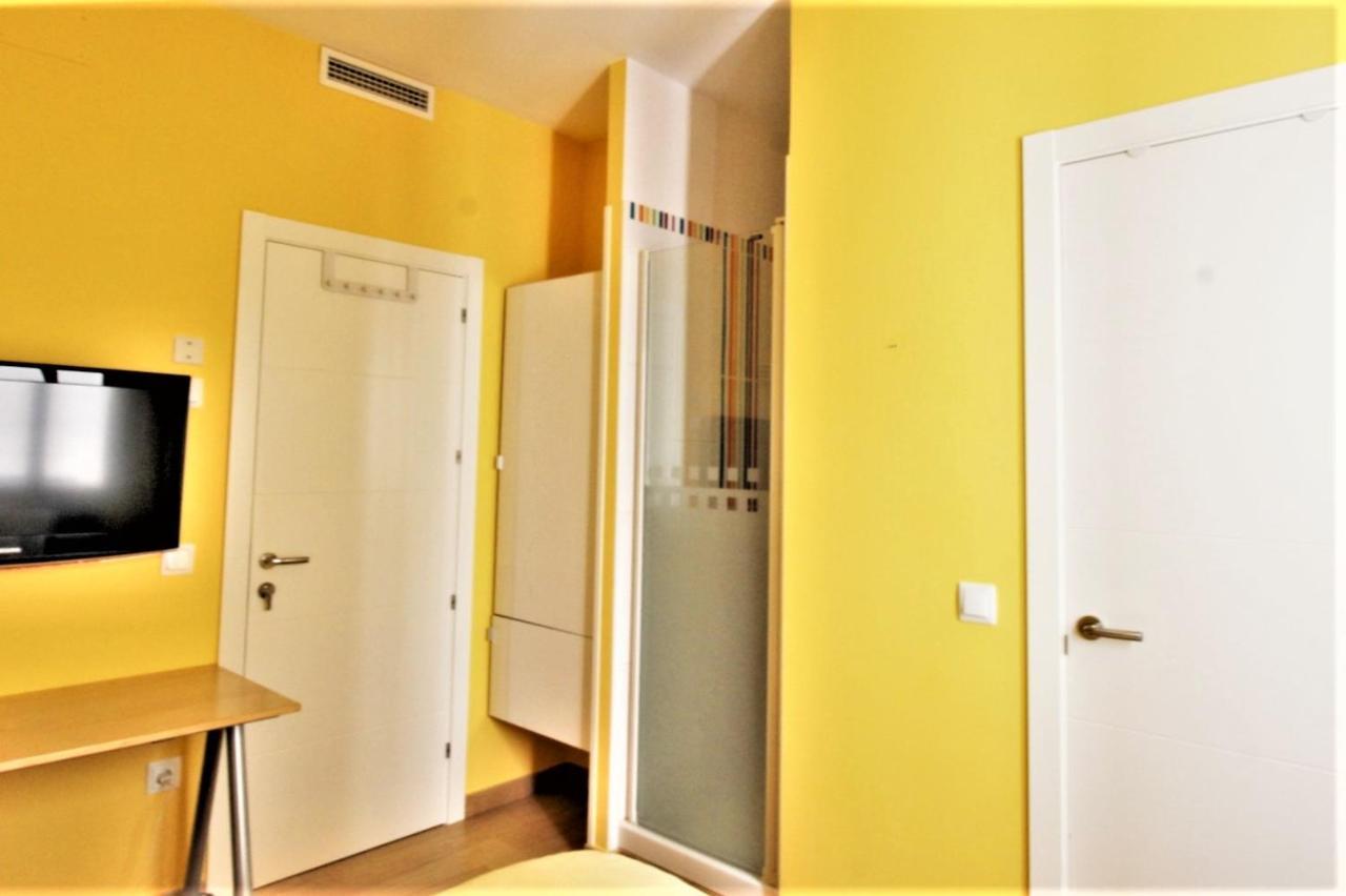 Hostal Arco Iris Madrid Exterior photo