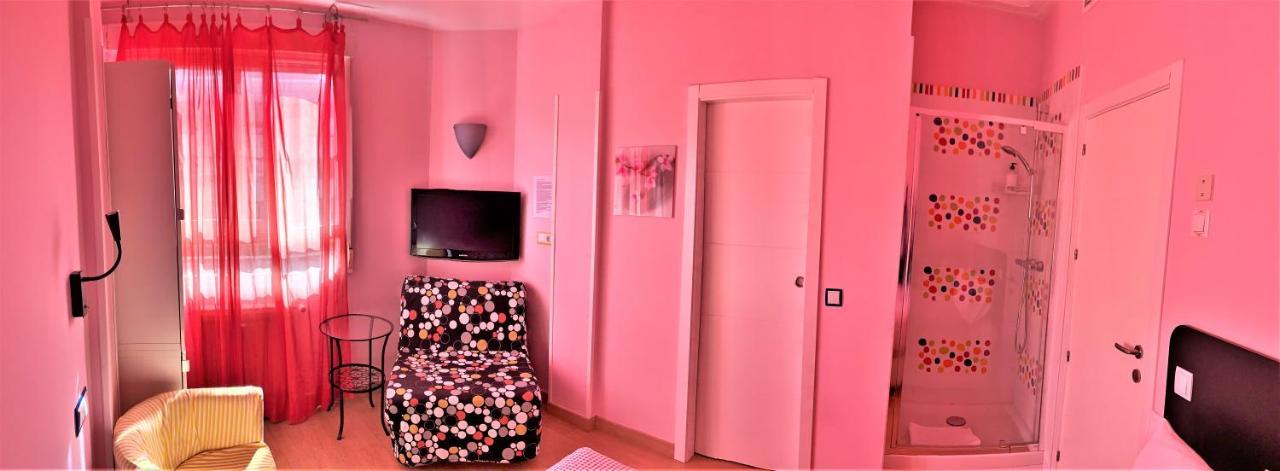 Hostal Arco Iris Madrid Exterior photo