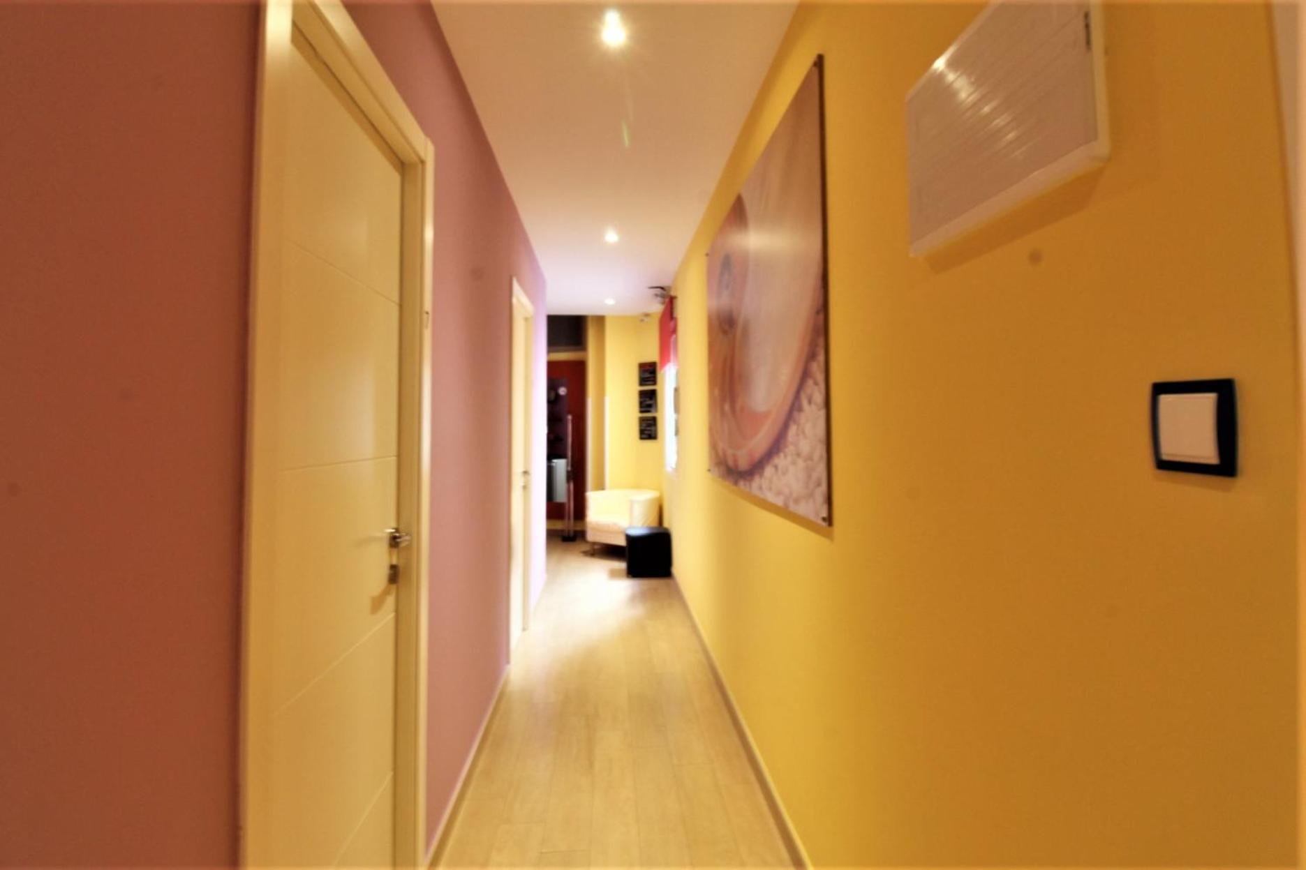 Hostal Arco Iris Madrid Exterior photo