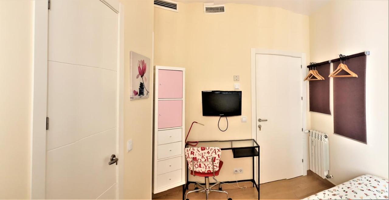 Hostal Arco Iris Madrid Exterior photo