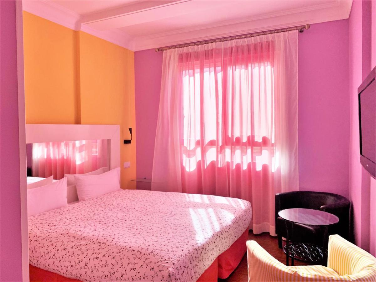 Hostal Arco Iris Madrid Exterior photo