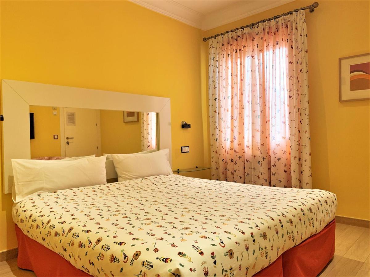 Hostal Arco Iris Madrid Exterior photo