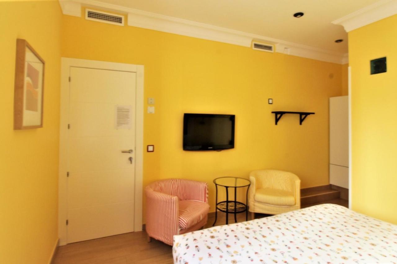 Hostal Arco Iris Madrid Exterior photo