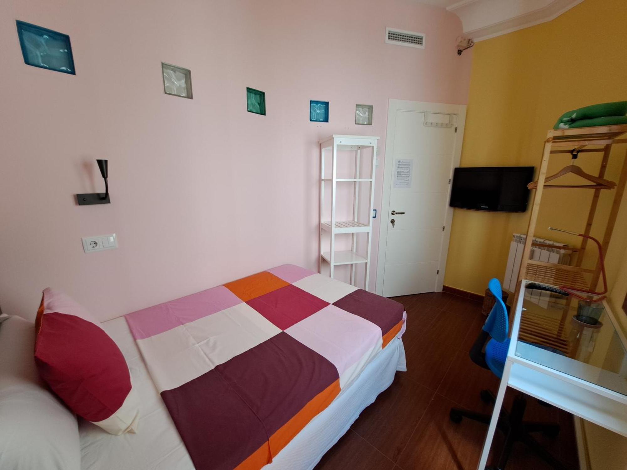 Hostal Arco Iris Madrid Exterior photo