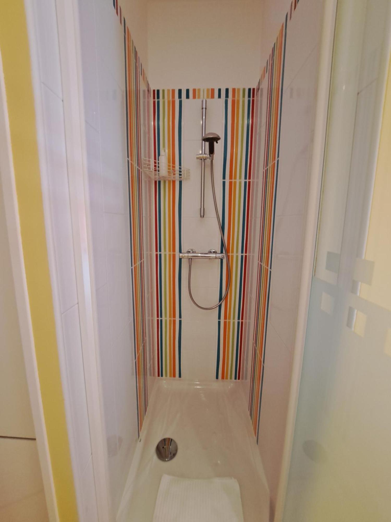 Hostal Arco Iris Madrid Exterior photo