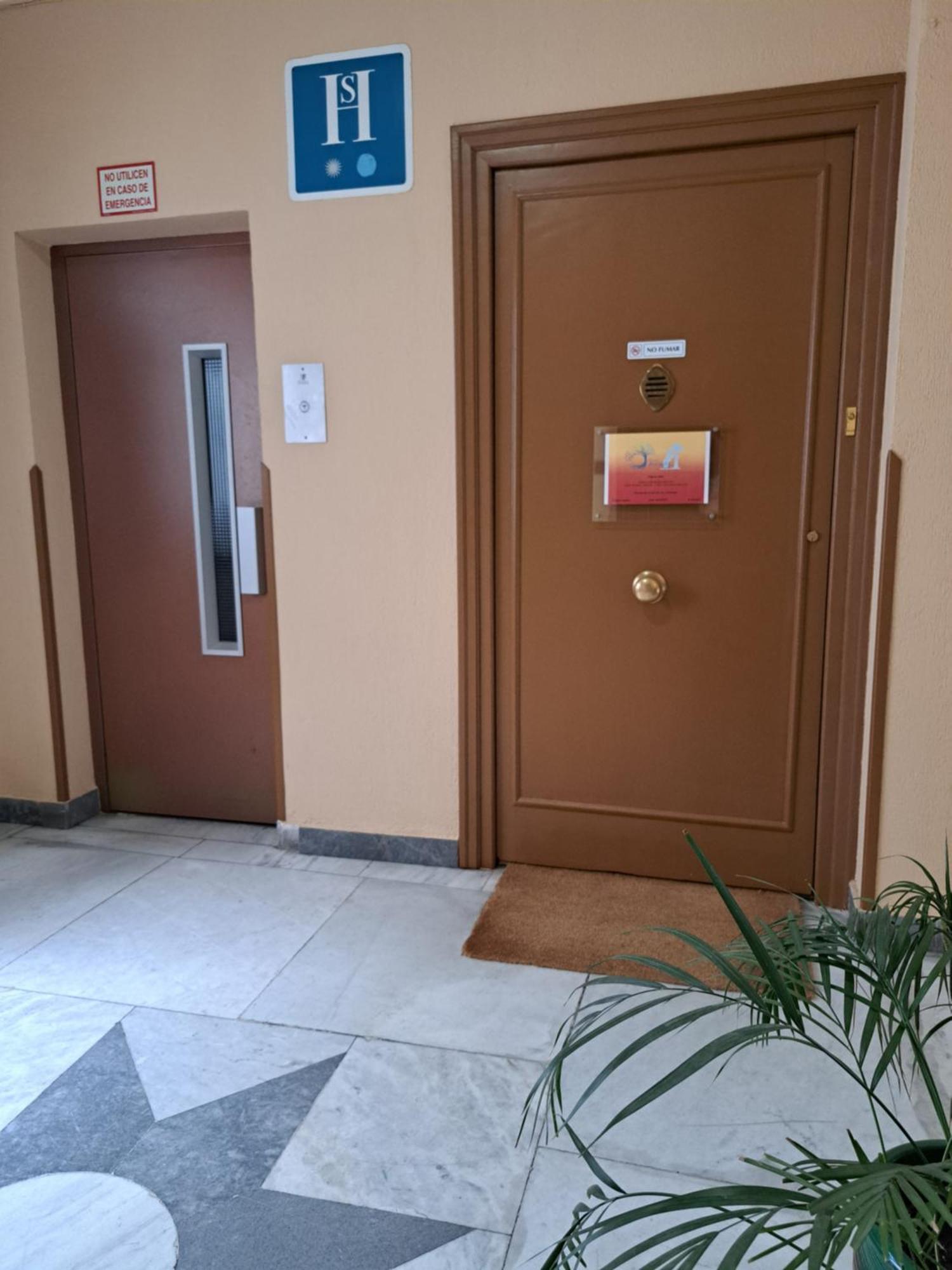 Hostal Arco Iris Madrid Exterior photo